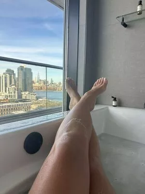 Yesjulz nude photo #0058