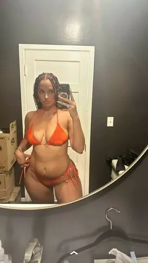 Yesjulz nude photo #0064