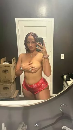 Yesjulz nude photo #0067