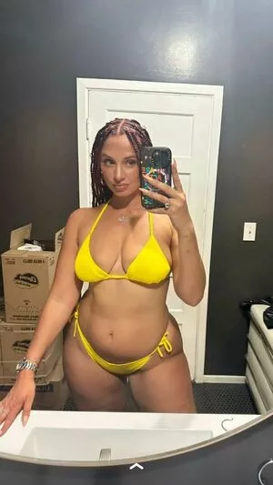 Yesjulz nude photo #0068