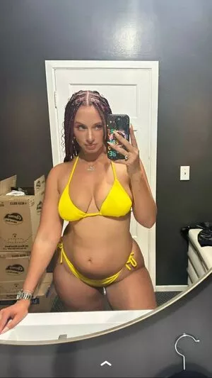 Yesjulz nude photo #0070