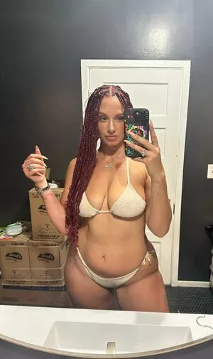 Yesjulz nude photo #0082