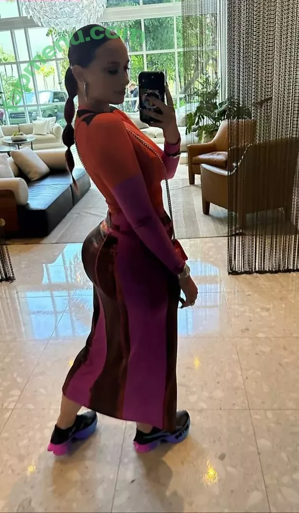 Yesjulz nude photo #0047 (Yesjulz)
