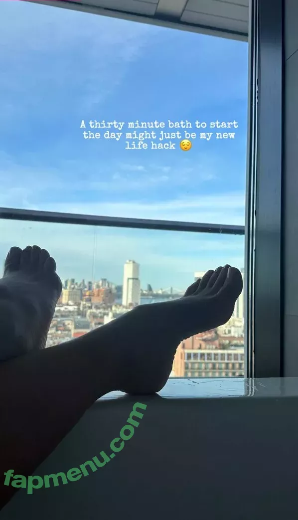 Yesjulz nude photo #0049 (Yesjulz)