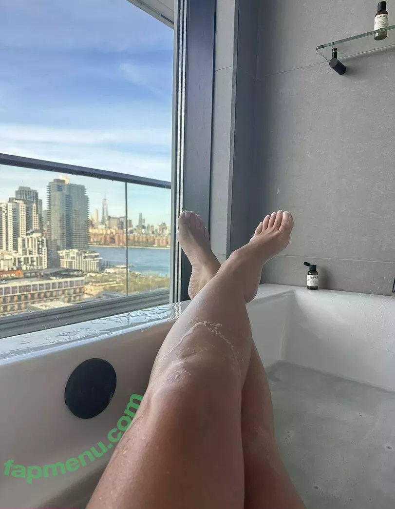 Yesjulz nude photo #0058 (Yesjulz)