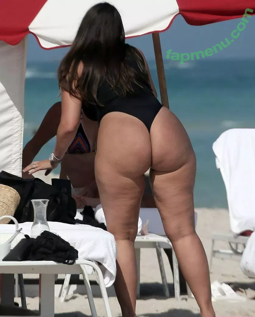 Yesjulz nude photo #0212 (Yesjulz)