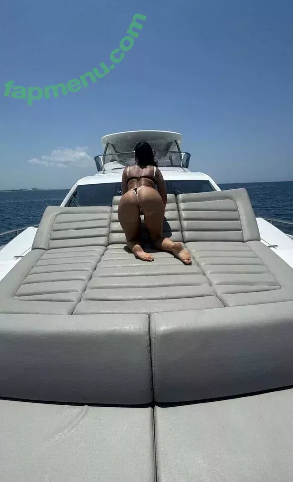 Yesjulz nude photo #0335 (Yesjulz)