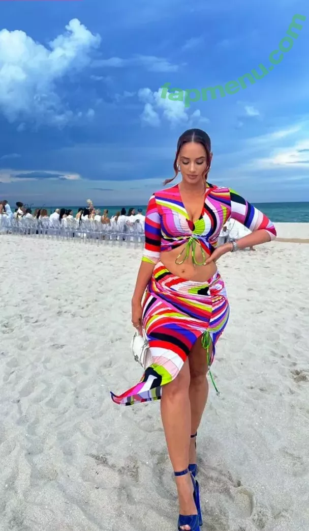 Yesjulz nude photo #0352 (Yesjulz)