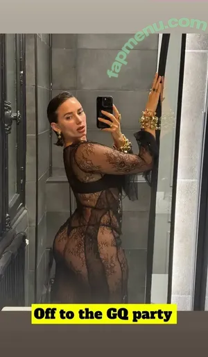 Yesjulz nude photo #0005