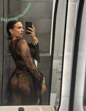 Yesjulz nude photo #0006