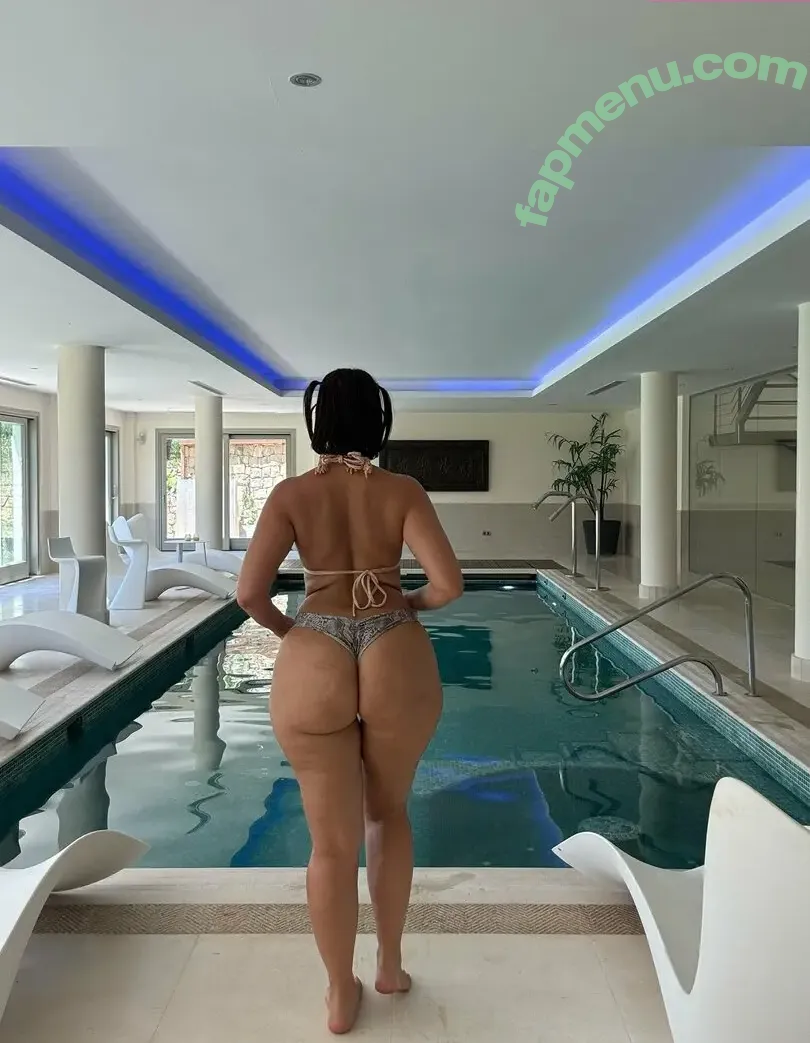 Yesjulz nude photo #0002 (Yesjulz)