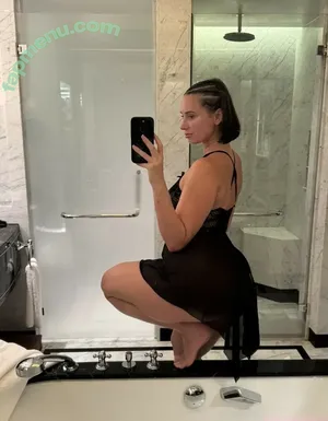 Yesjulz nude photo #0002
