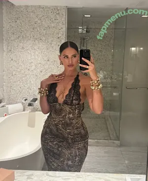 Yesjulz nude photo #0005