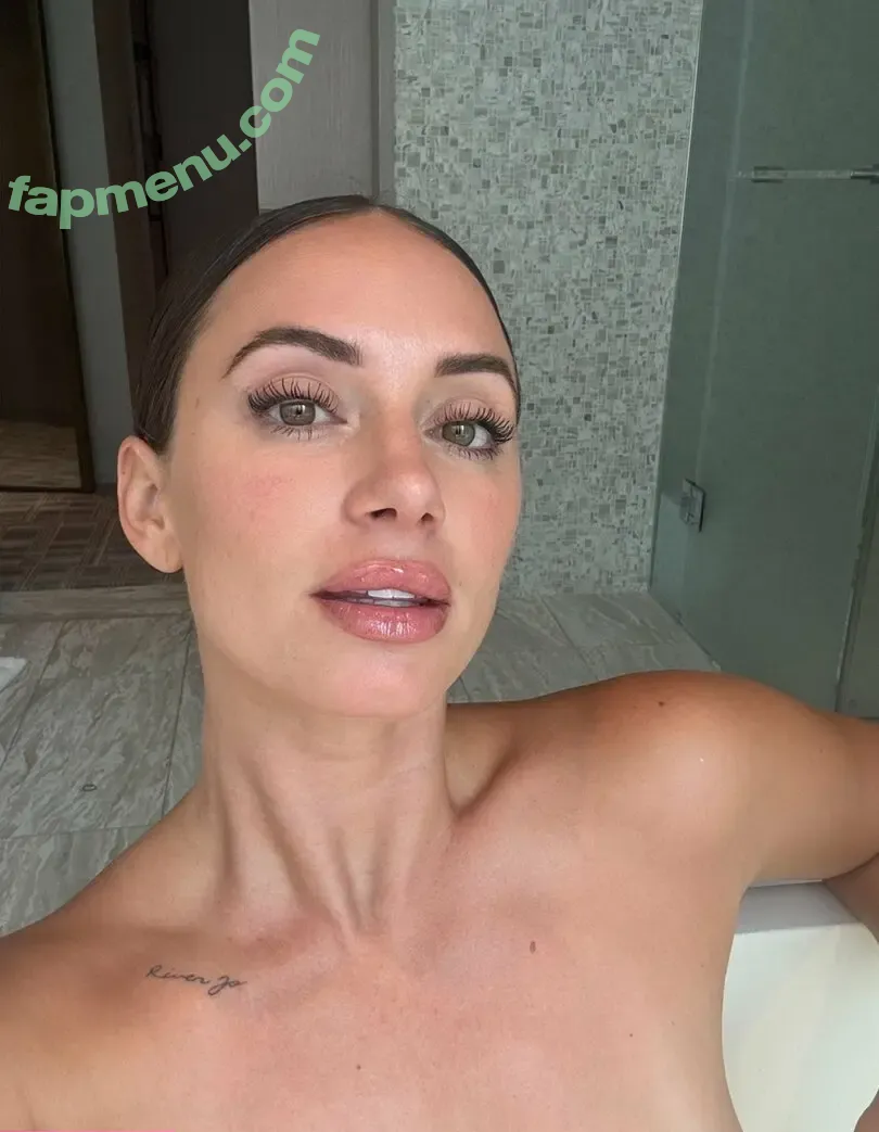 Yesjulz nude photo #0010 (Yesjulz)