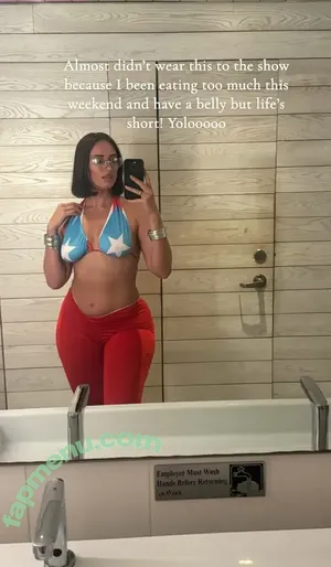 Yesjulz nude photo #0060