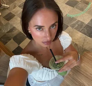 Yesjulz nude photo #0077