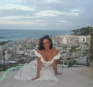 Yesjulz nude photo #0078