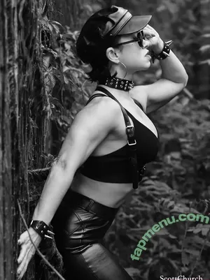 yesqueenpea / yes.queen.pea nude photo #0031