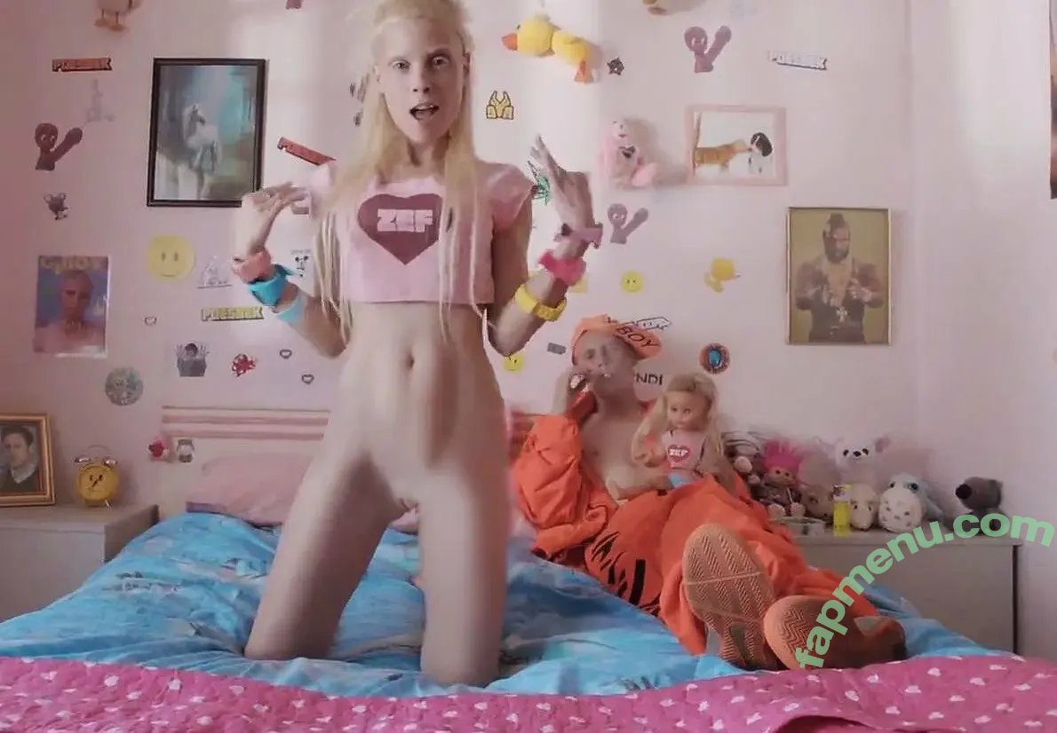 Yolandi Visser nude photo #0107 (Yo-landi Vi$$er / zefside.represent)