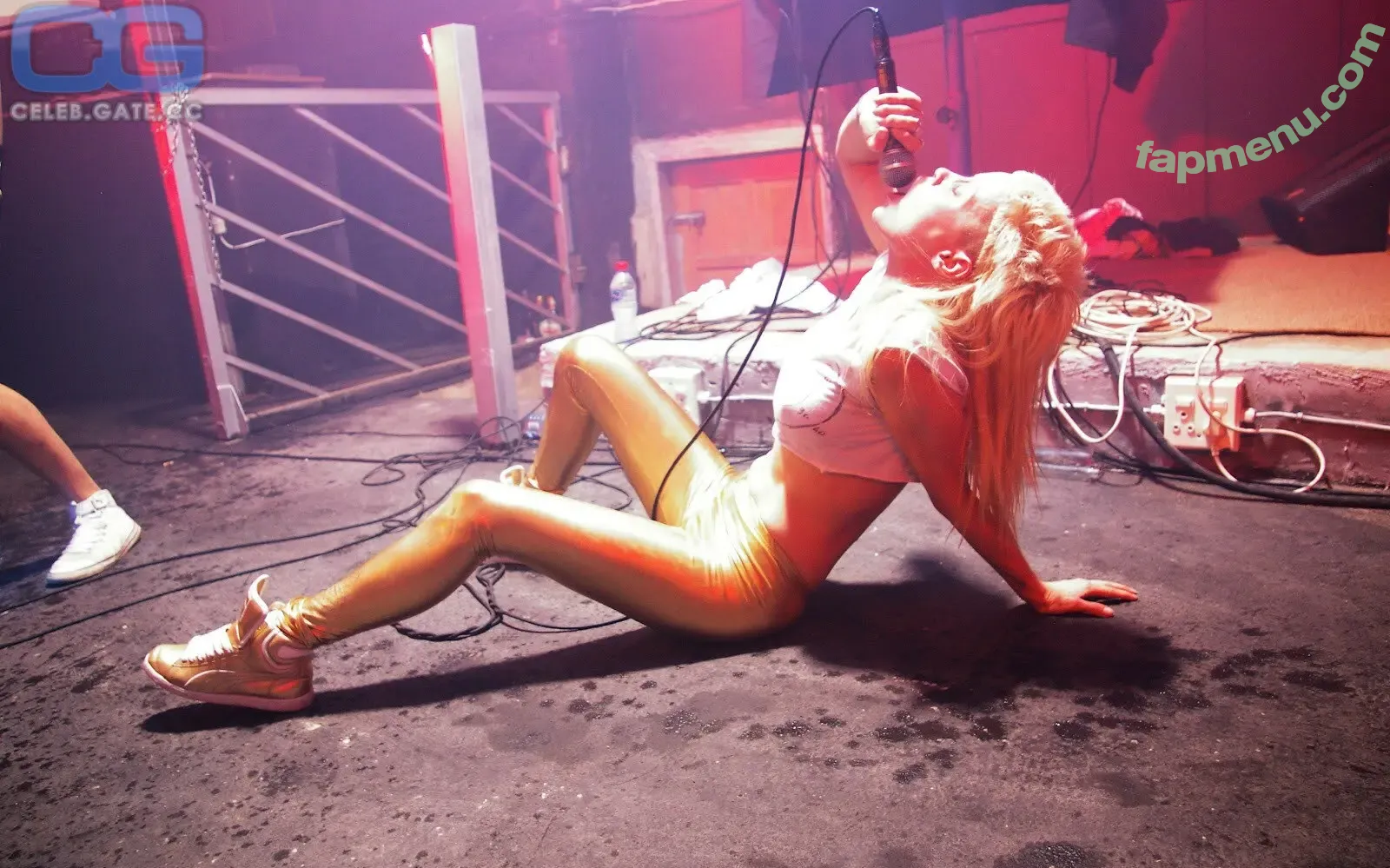 Yolandi nude photo #0007 (Yolandi)