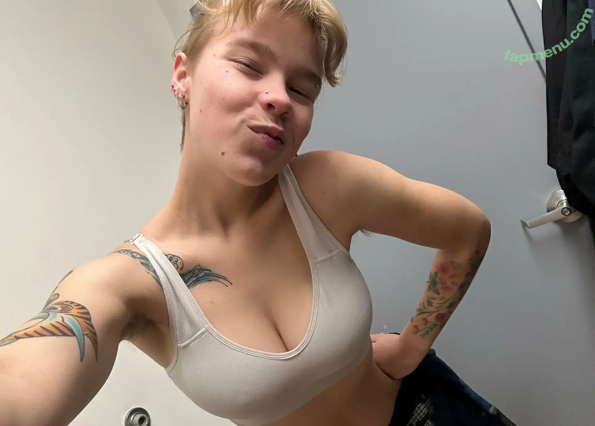 youonlywishyoucould nude photo #0019 (charlotte_aria_youonlywish)