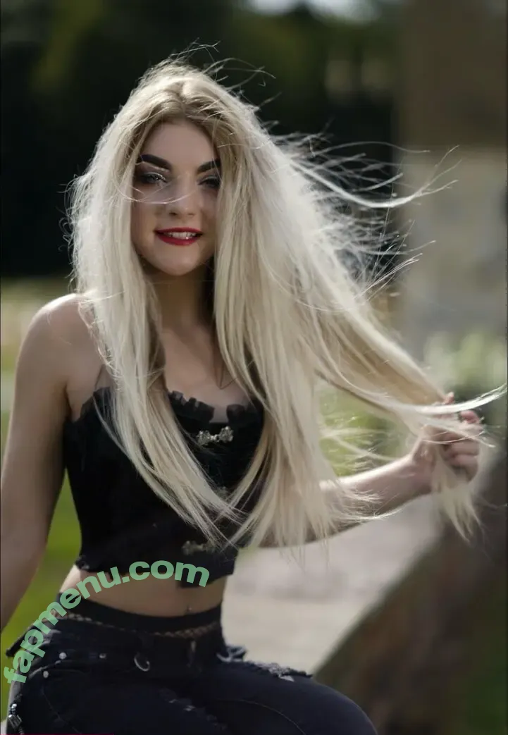 Your Dream Girlfriend nude photo #0010 (Caira / Caira.x / yourinternetgirlfriendxx)