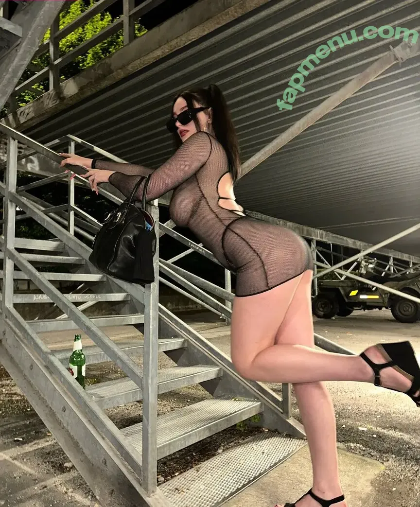 yourange nude photo #0003 (Angelina Marcenko / _prettyange_)