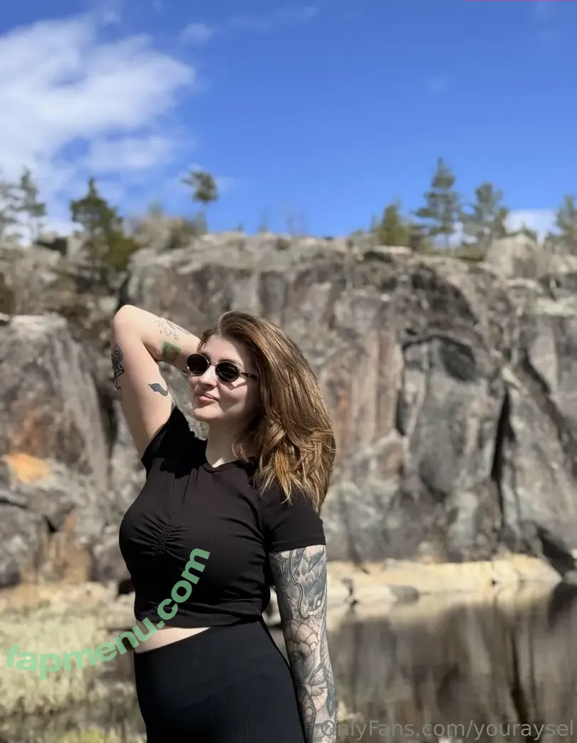 youraysel nude photo #0020 (yourstrulyday_)