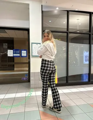 yourgirlserenaxo / yoursweetserenaxo nude photo #0001