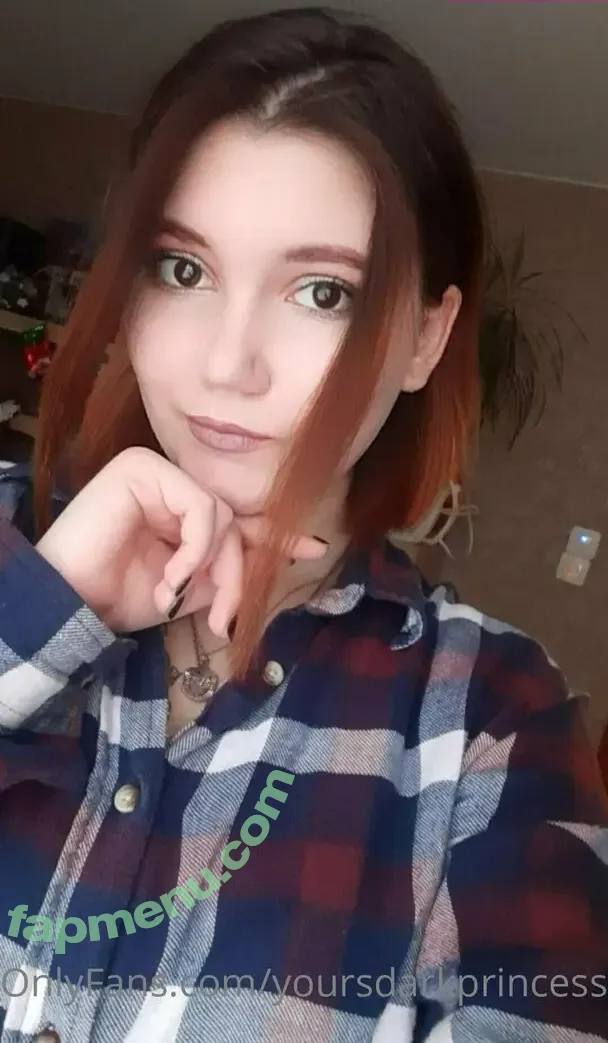 yoursdarkprincess nude photo #0001 (yoursdarkprincess)