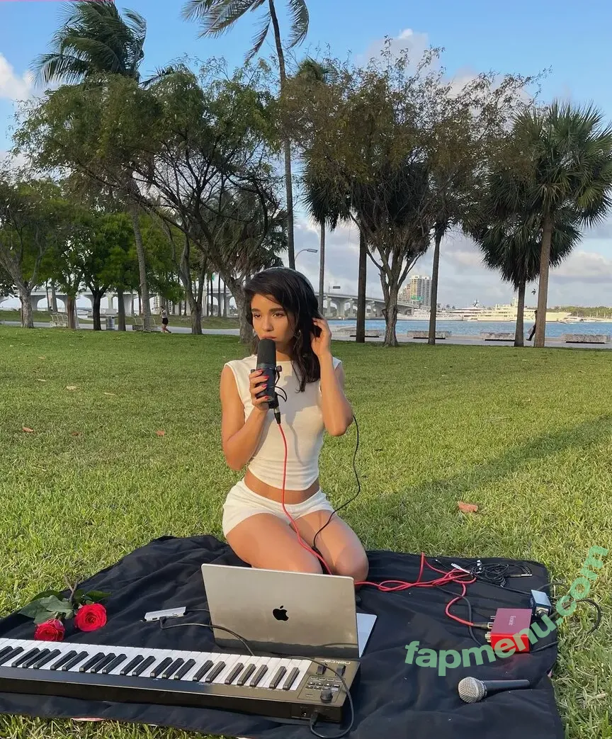 Yovanna Ventura nude photo #0930 (Yoventura / whoisyoventura)