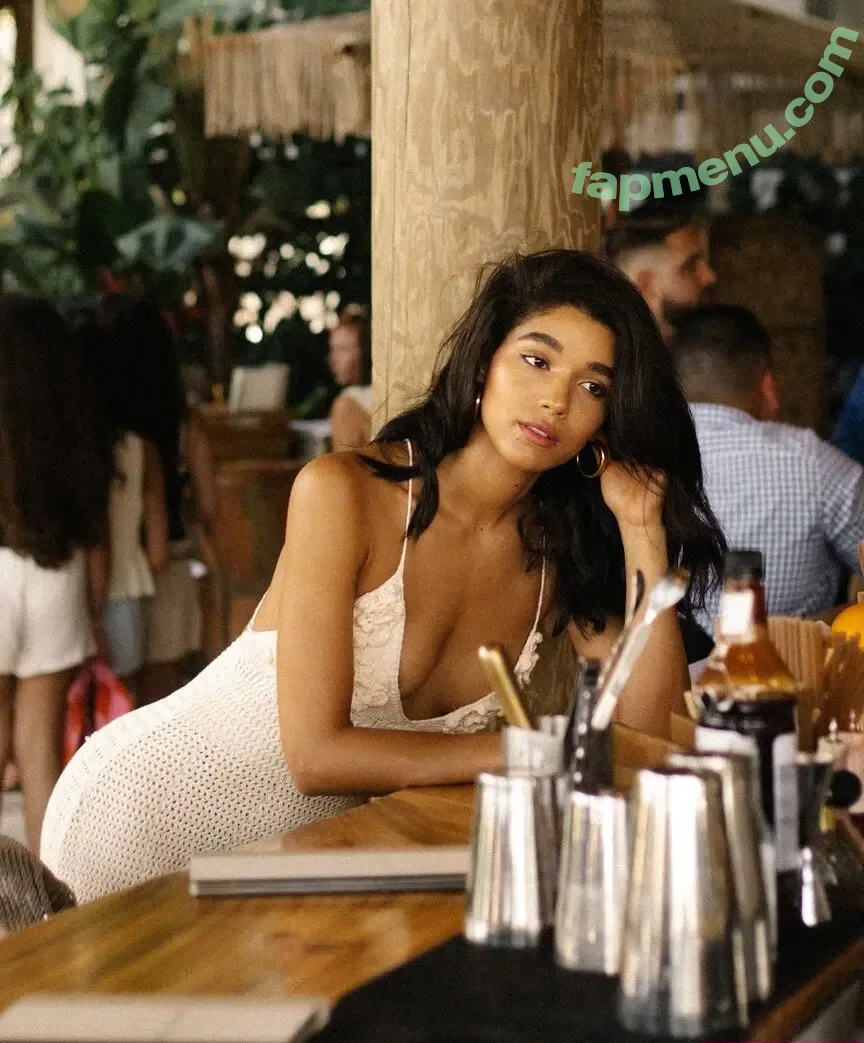 Yovanna Ventura nude photo #0932 (Yoventura / whoisyoventura)