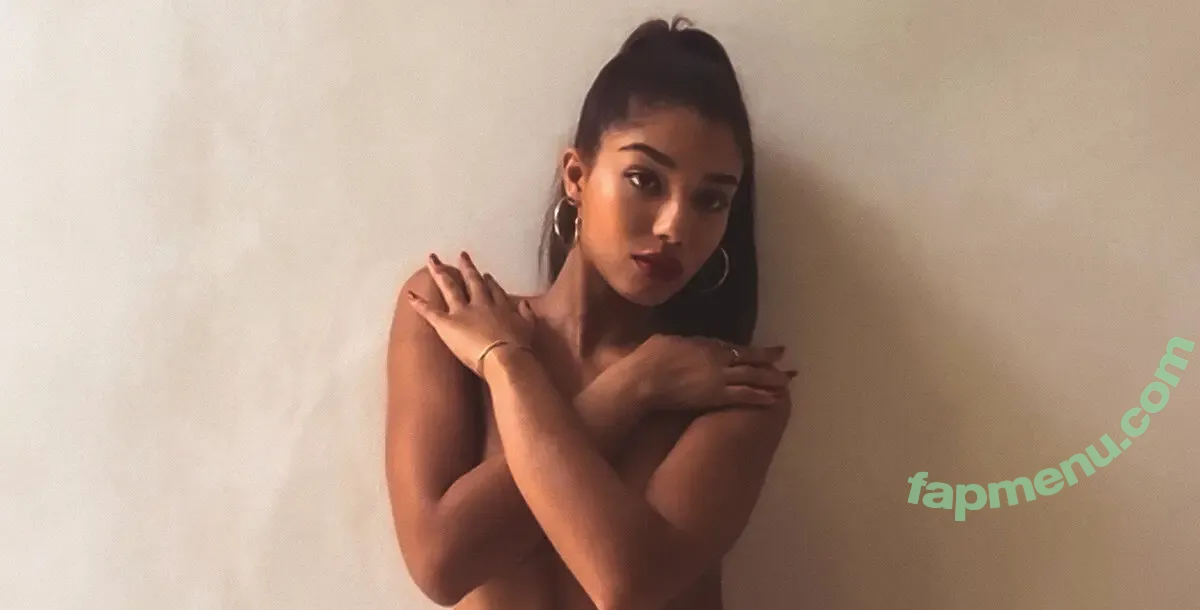 Yovanna Ventura nude photo #0946 (Yoventura / whoisyoventura)