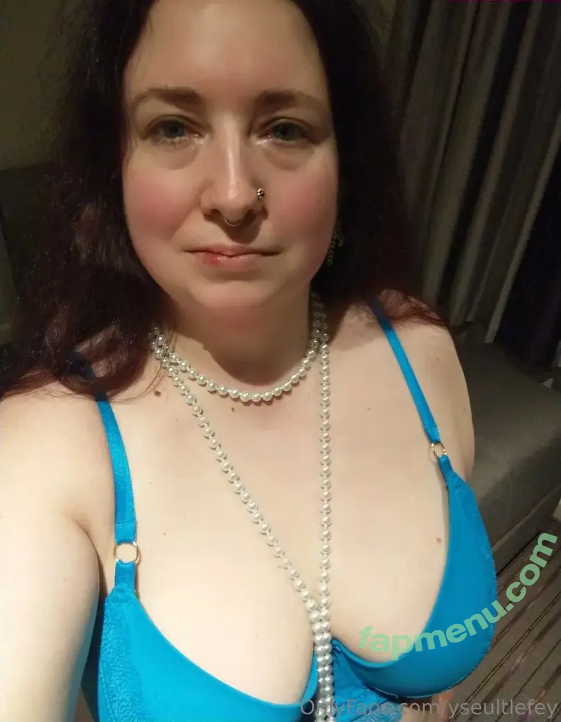 yseultlefey nude photo #0014 (yseult)