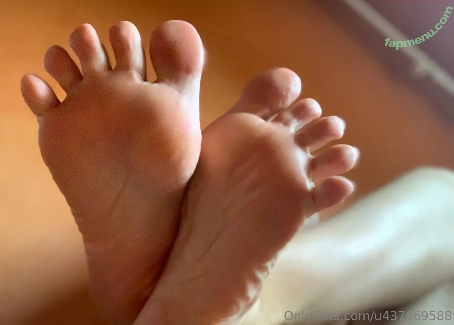yummifeetgirl nude photo #0013 (yummifeetgirl)