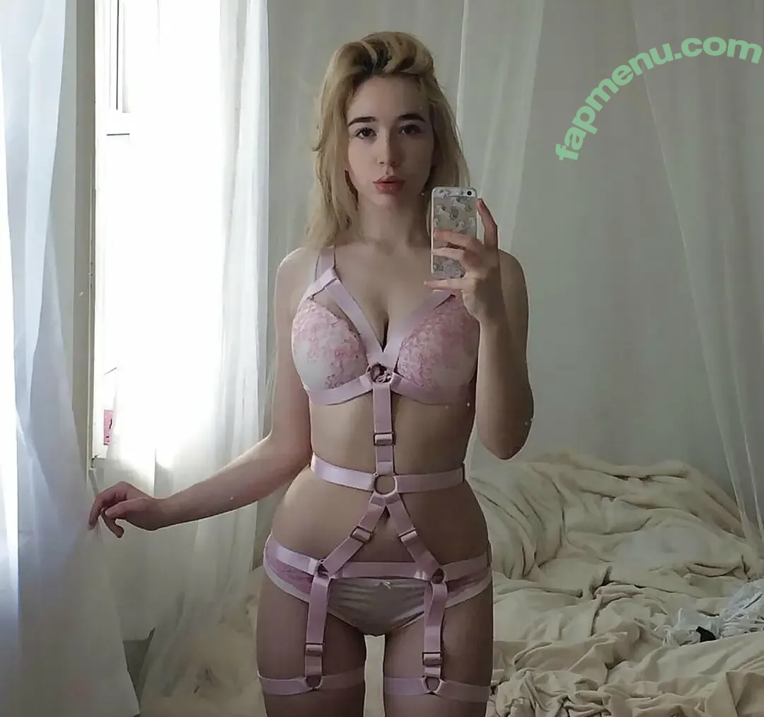 Yungelita nude photo #0023 (Yungelita)