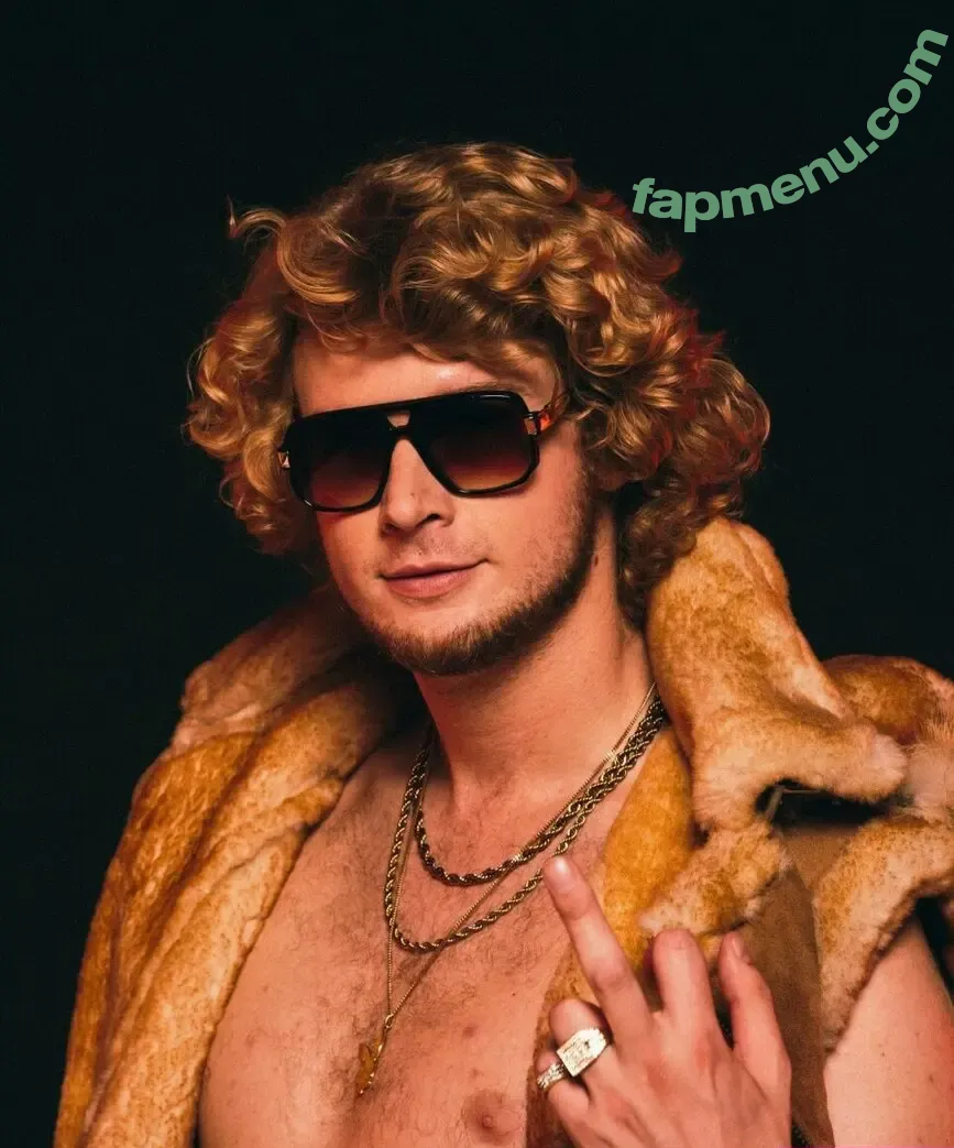 yunggravy nude photo #0005 (yunggravy)