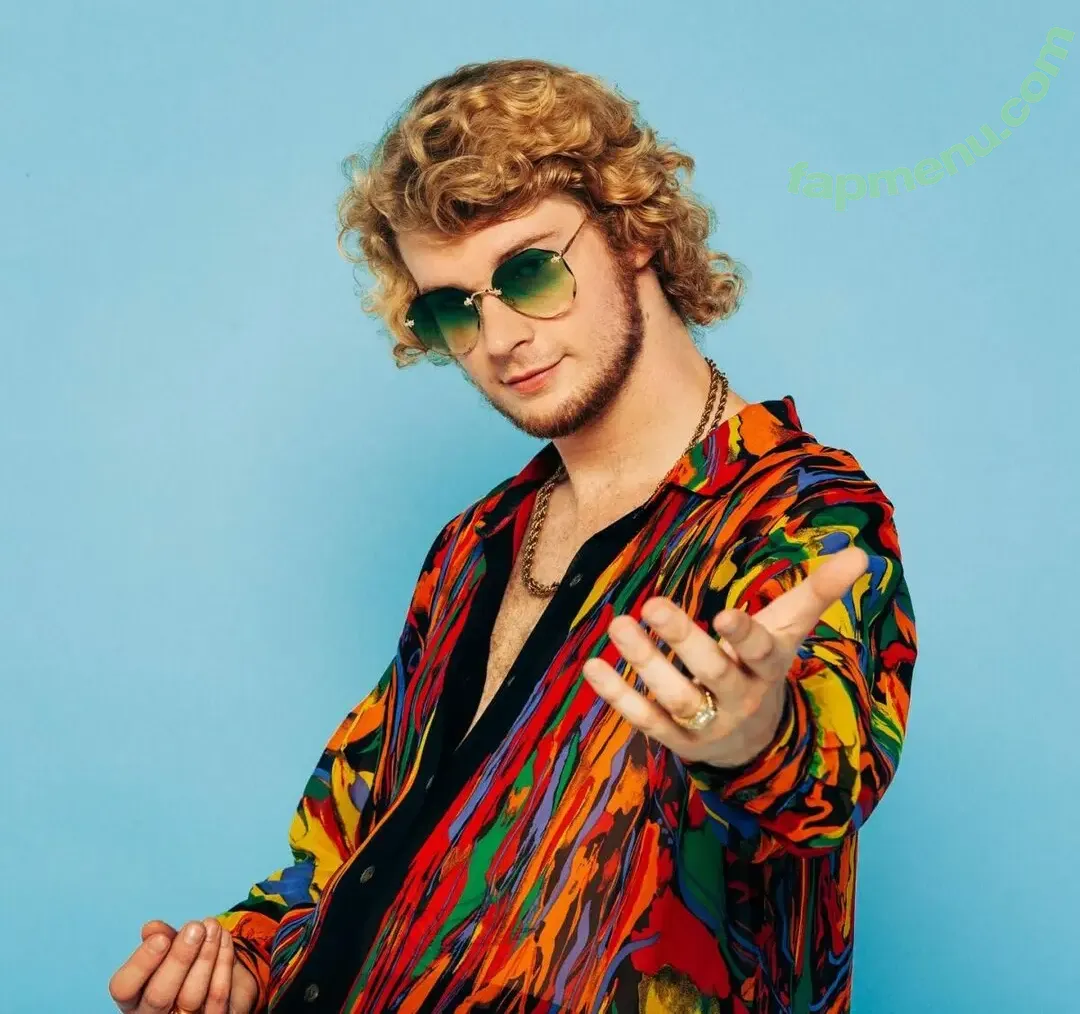 yunggravy nude photo #0007 (yunggravy)