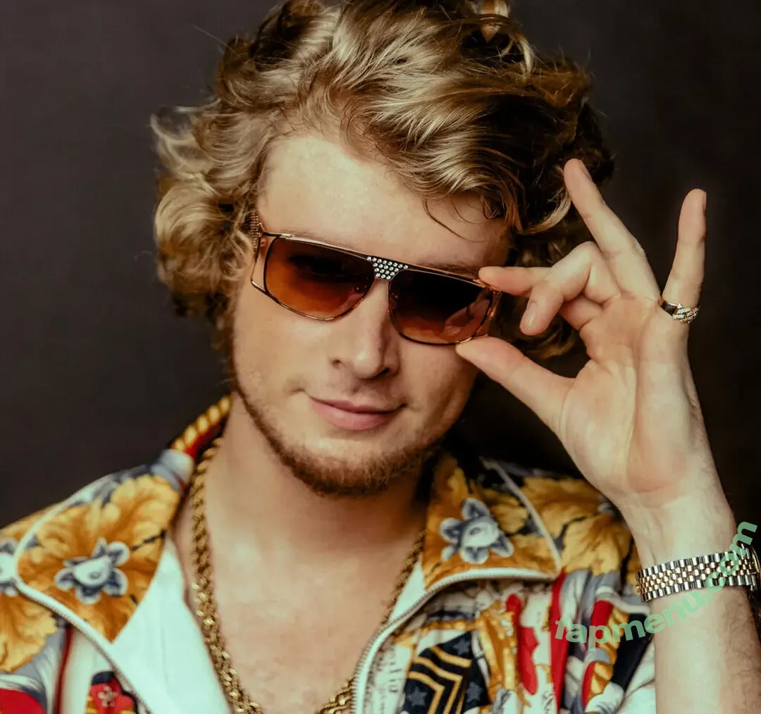 yunggravy nude photo #0013 (yunggravy)