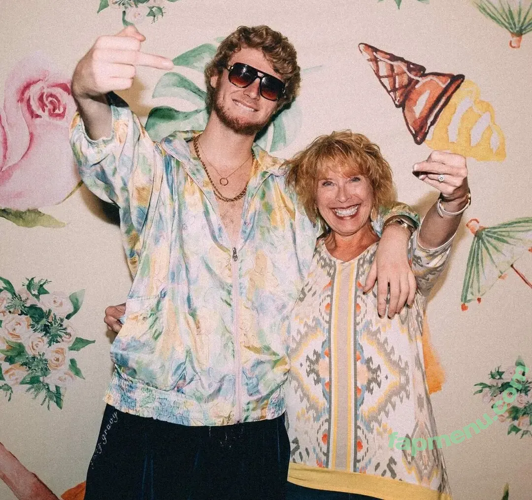 yunggravy nude photo #0018 (yunggravy)