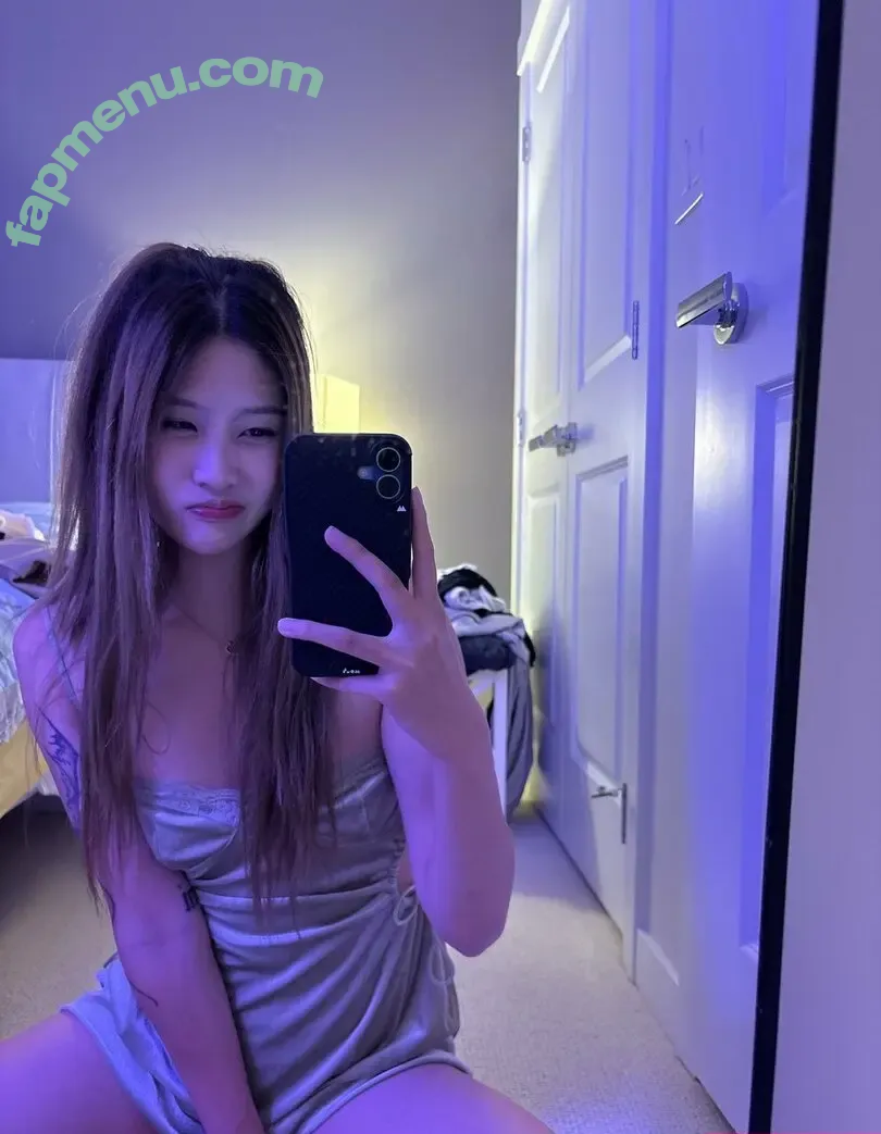 yunni2yung nude photo #0002 (yunni2yung)