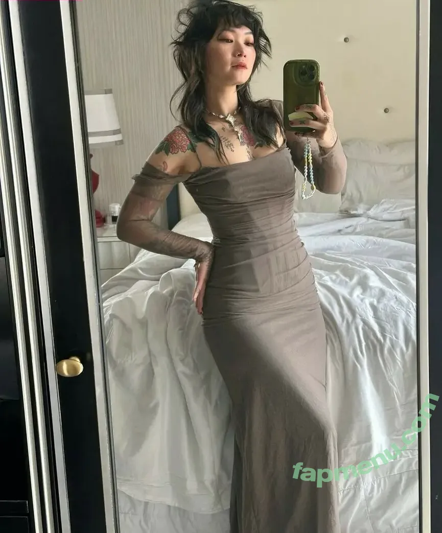 Yvette Young nude photo #0001 (yvetteyoung)