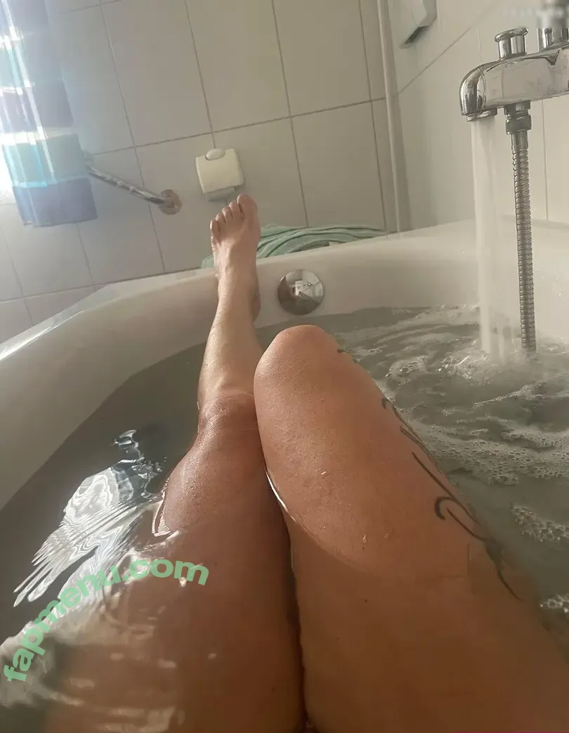 Yvonne Offical nude photo #0008 (Yvonne Offical)