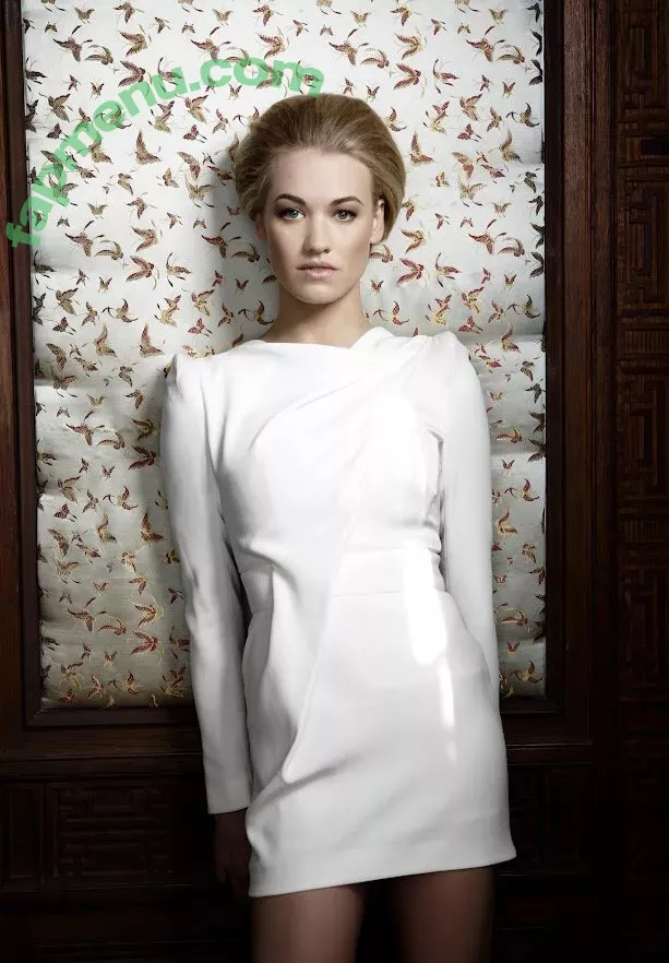 Yvonne Strahovski nude photo #0241 (y_strahovski / yvonnestrahovski)