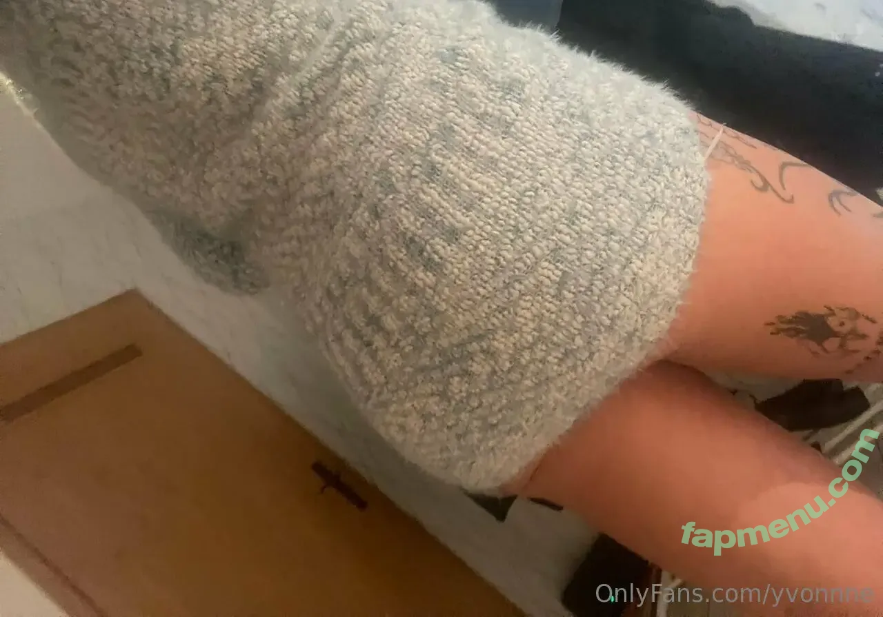 yvonnne nude photo #0006 (yvonnieng)
