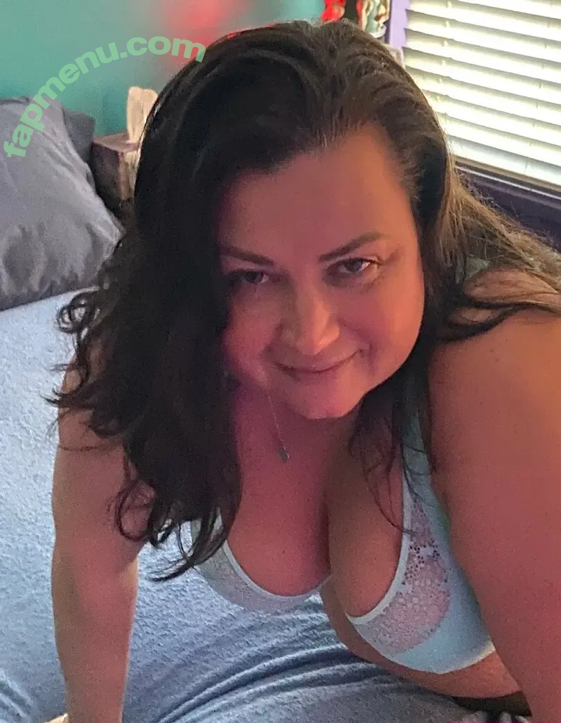 yvr_renee4u nude photo #0029 (yvr_renee4u)