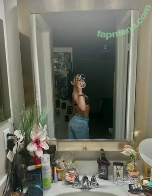 z0tayl0r / zoetayl0r nude photo #0018