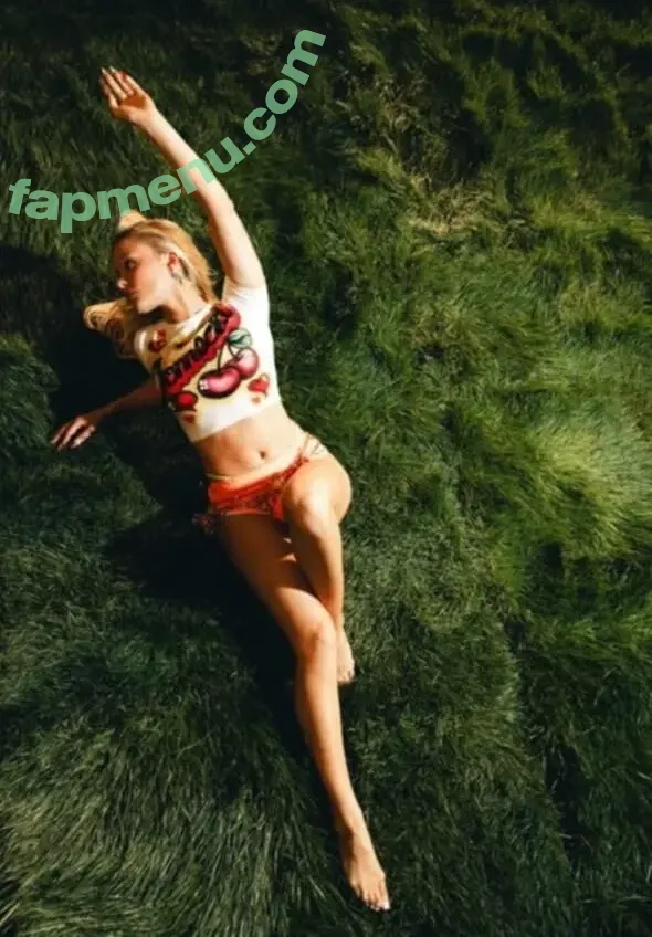 Zara Larsson nude photo #1634 (zaralarsson)