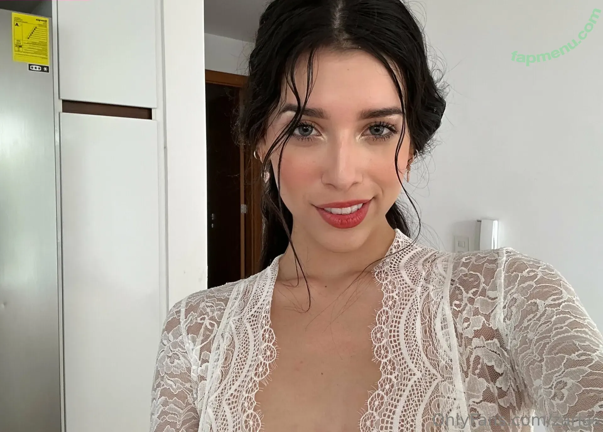 Zarias nude photo #0311 (housewheyfu / ofzarias)