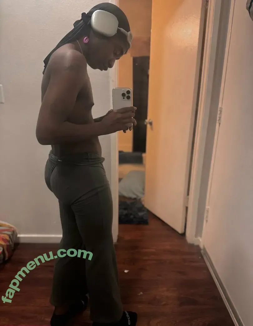 zayhilfigerrr nude photo #0021 (zayhilfigerrrr)